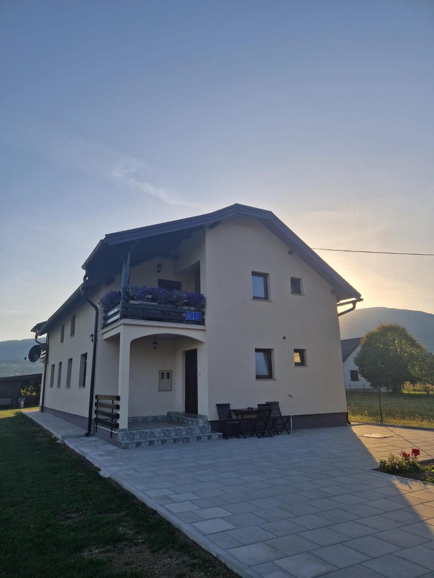 Hotel House Boketto Korenica Exteriér fotografie